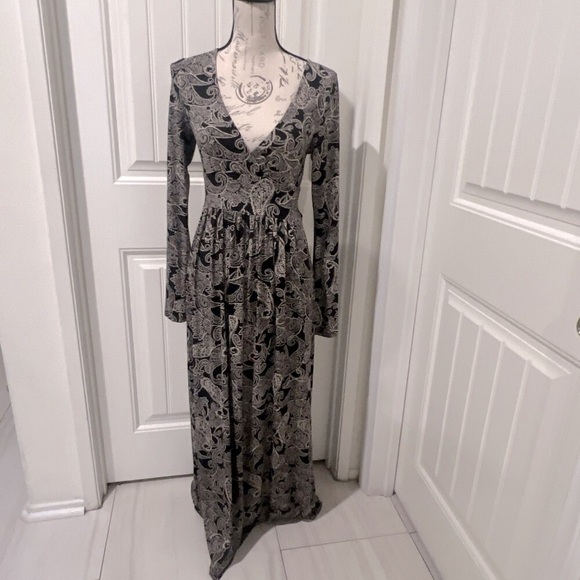 Ecote Dresses & Skirts - Ecote Paisley Black/gold V Neck Floral Boho Cottagecore Festival Prairie Size S